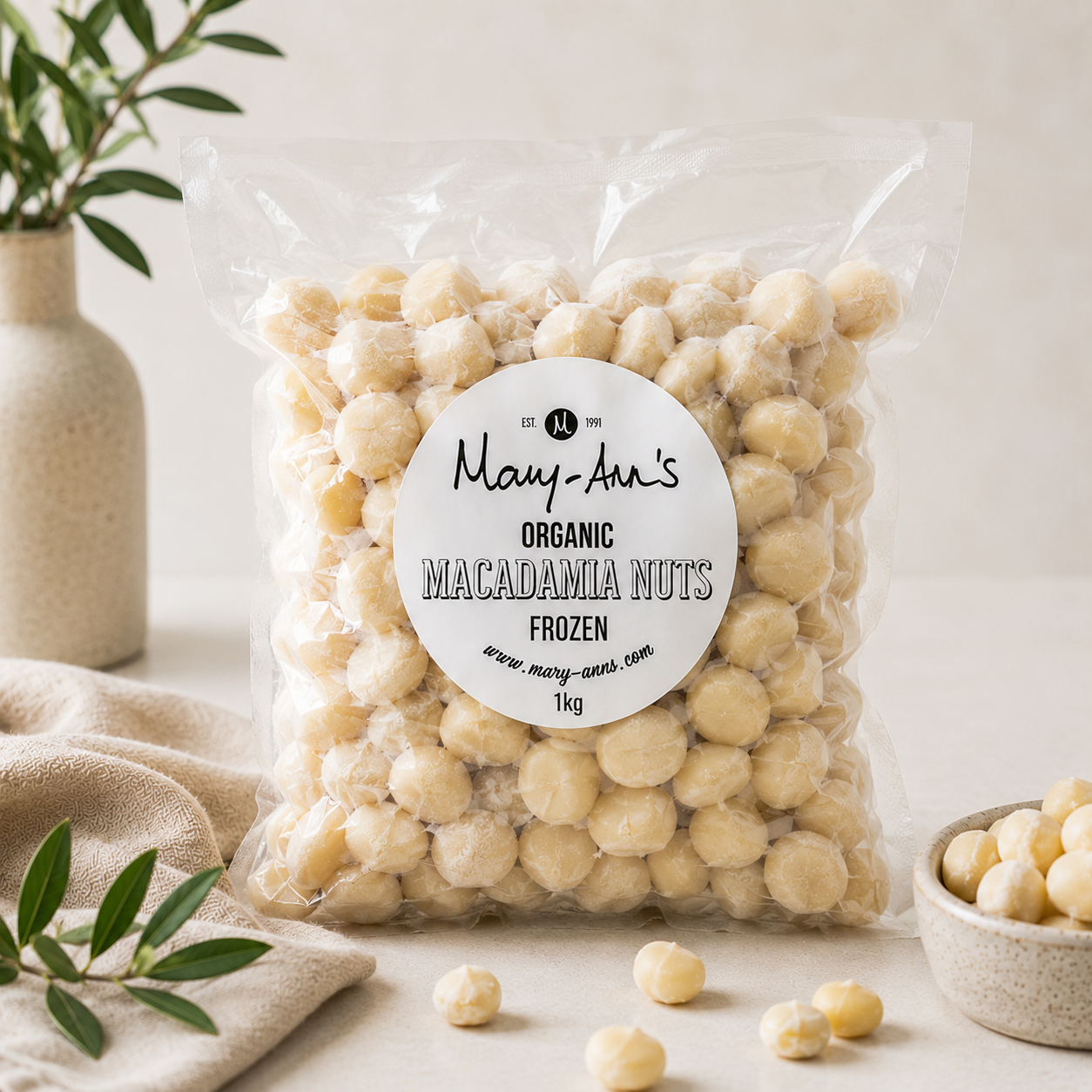 Macadamia Nuts Organic 1KG (Frozen and Vacuum packed for freshness)
